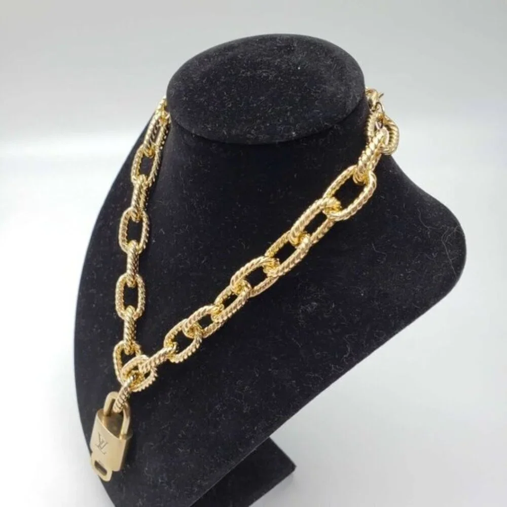 Authentic Louis Vuitton Lock and Key Gold Color with Gold Plated Chain Necklace - Picture 3 of 10